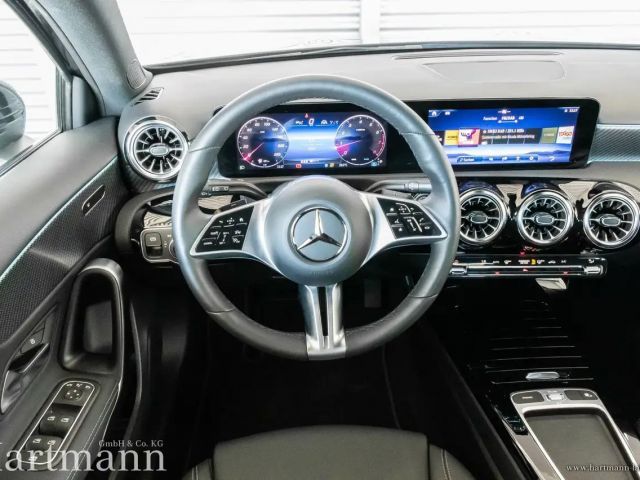 Mercedes-Benz A 200 Hatchback Progressive