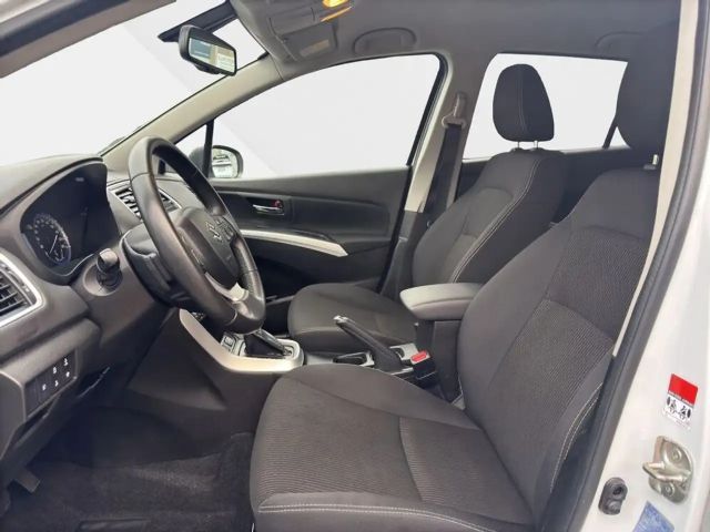 Suzuki SX4 S-Cross Hybrid Shine