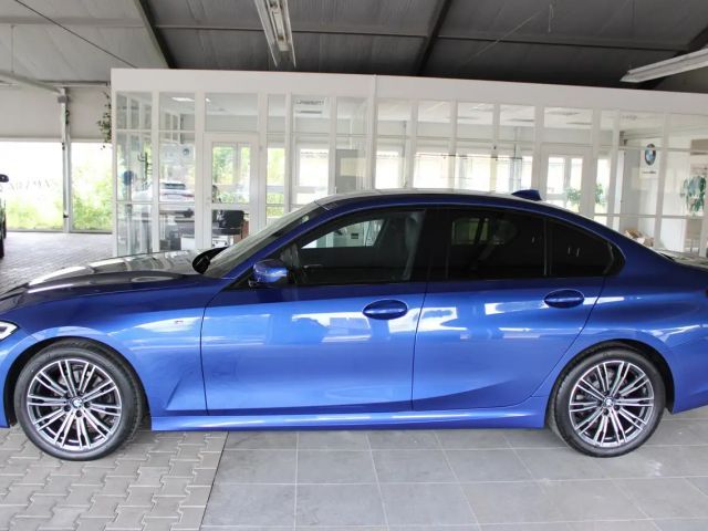 BMW 320 320d M-Sport Sedan xDrive