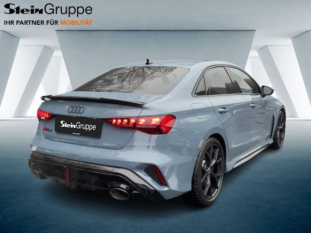 Audi RS3 Quattro S-Tronic Sedan