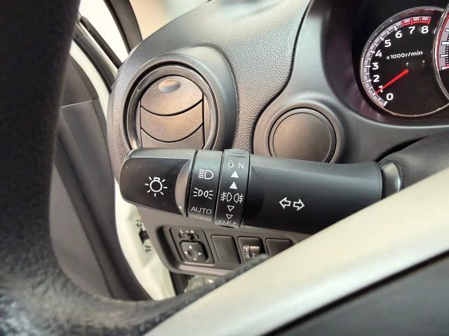 Mitsubishi Space Star Invite MIVEC Star