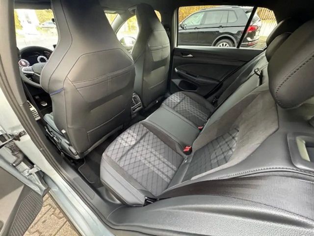 Volkswagen Golf 1.5 TSI R-Line