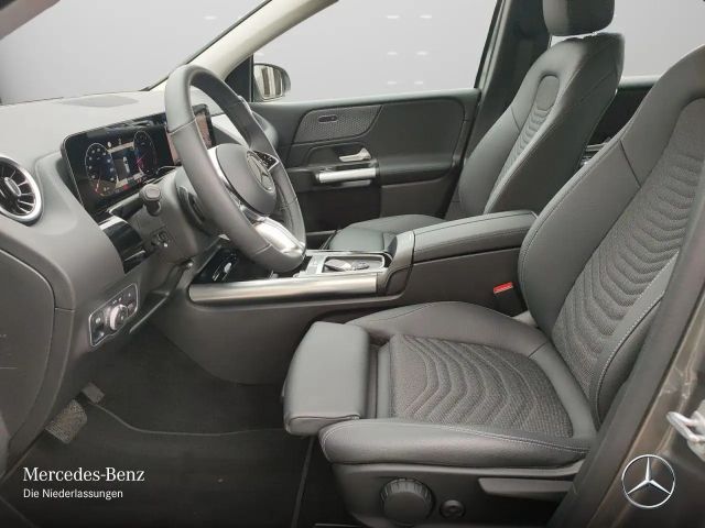 Mercedes-Benz B 200 Progressive Sedan