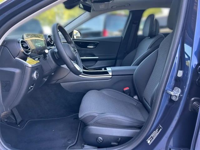 Mercedes-Benz C 180 AVANTGARDE Sedan