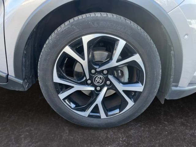 Toyota C-HR Hybride Team D