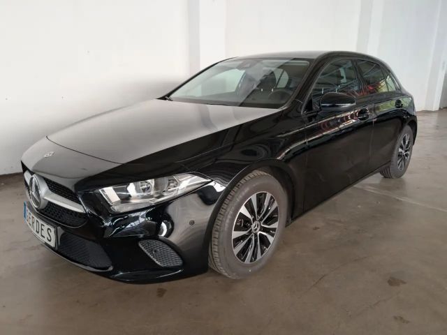 Mercedes-Benz A 180 A 180 d Hatchback
