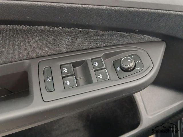 Volkswagen Golf 1.5 eTSI DSG Life Variant