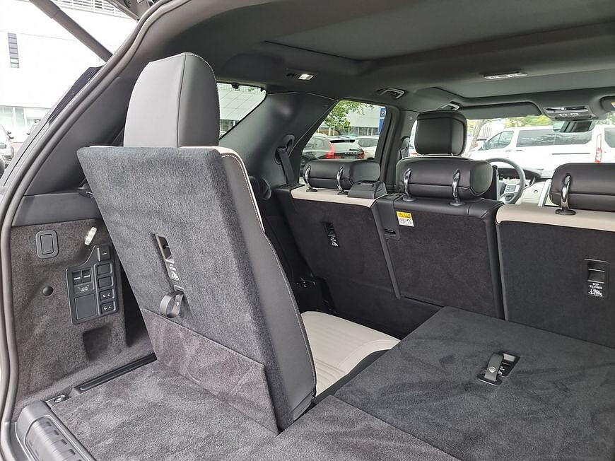 Land Rover Discovery D250 Dynamic SE