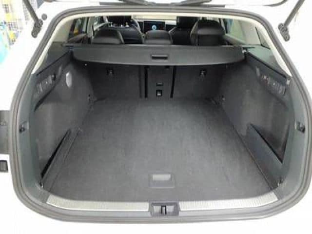 Volkswagen Passat 1.5 eTSI Business DSG Variant