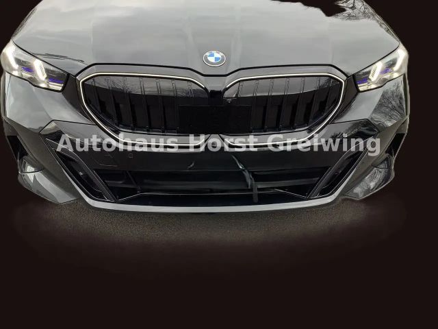 BMW 520 520d M-Sport Sedan xDrive