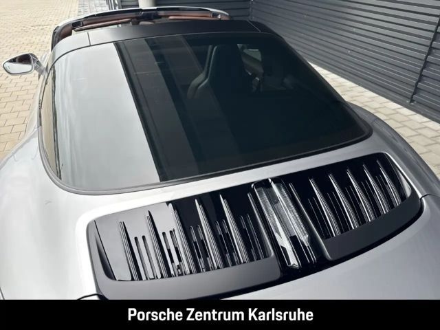 Porsche 992 4 Coupé GTS Targa