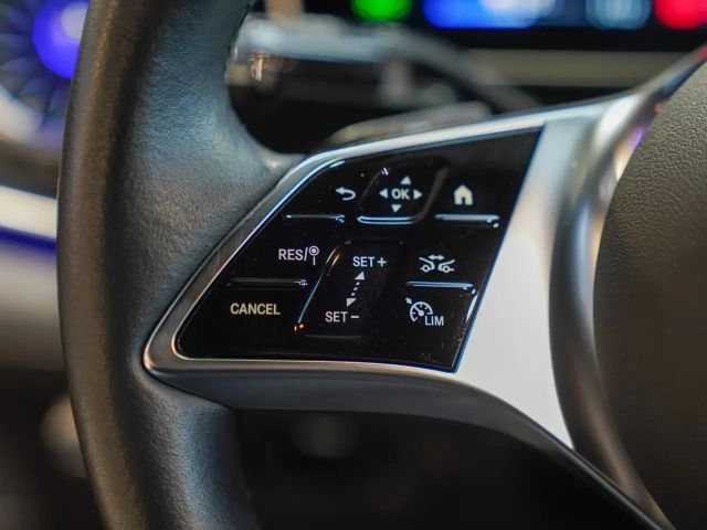 Mercedes-Benz EQE 300 Electric Art Sedan