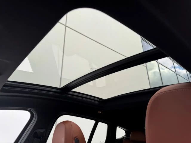 BMW X4 i NP: 100.980€ Sommer21'' Pano AHK Laser H/K HUD A