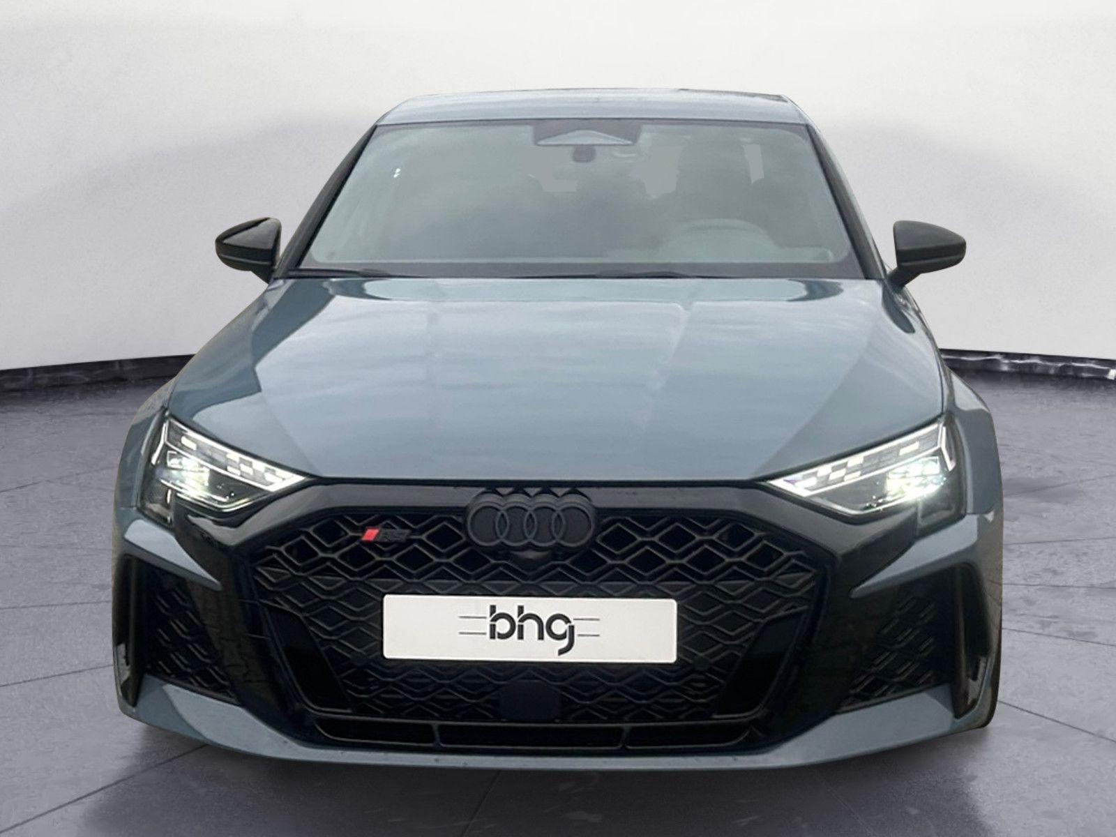 Audi RS3 S-Tronic Sedan