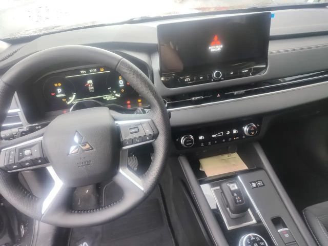 Mitsubishi Outlander Invite PHEV