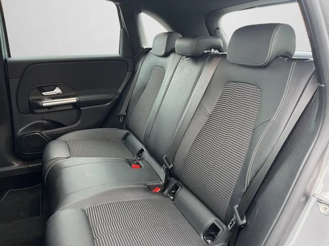 Mercedes-Benz B 180 Progressive Sedan