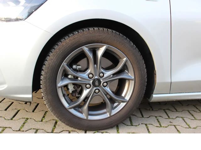 Ford Focus ST Line Wagon