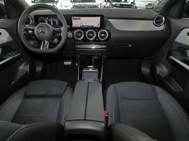 Mercedes-Benz GLA 200 AMG Line