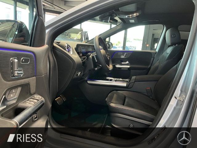 Mercedes-Benz B 180 Sedan