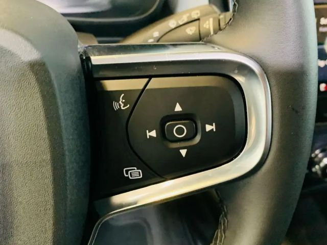 Volvo XC40 B3 B Aut Leder Navi BLIS ACC PILOT 360° Pix