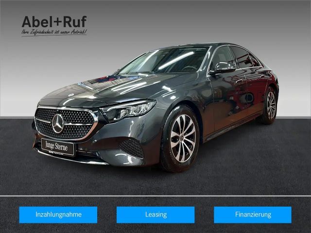 Mercedes-Benz E 200 AVANTGARDE Sedan