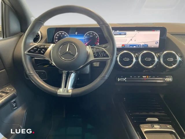 Mercedes-Benz B 200 Progressive Sedan