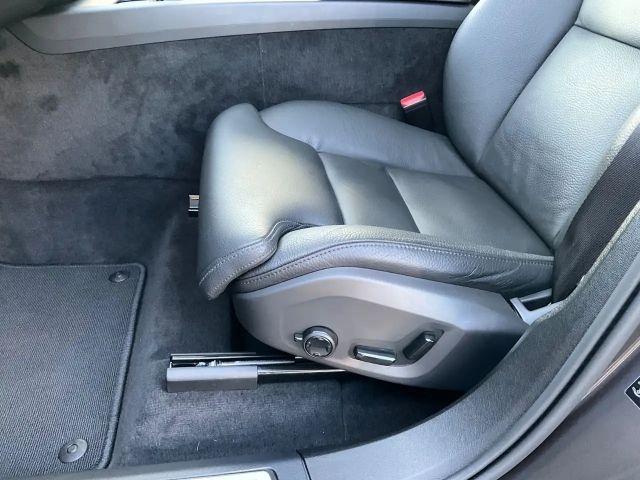 Volvo XC60 AWD Dark Plus T6