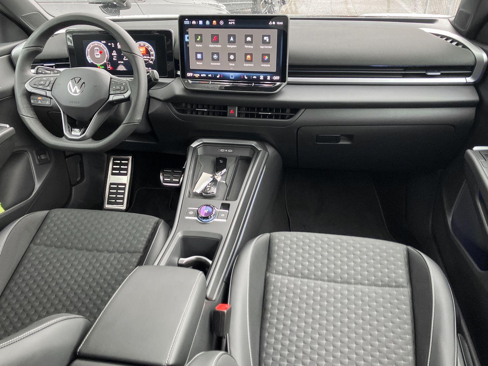 Volkswagen T-Roc 1.5 eTSI DSG R-Line