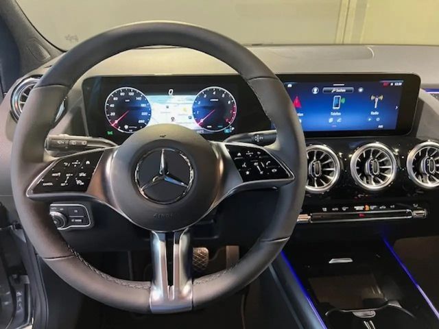 Mercedes-Benz B 200 Progressive Sedan