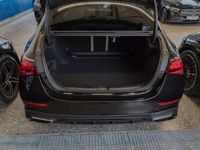 Mercedes-Benz E 200 Sedan