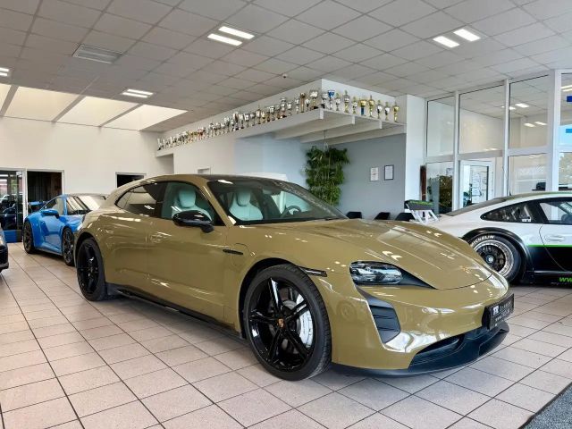 Porsche Taycan GTS Sport Turismo