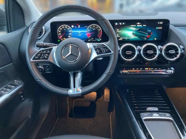 Mercedes-Benz B 180 Progressive Sedan