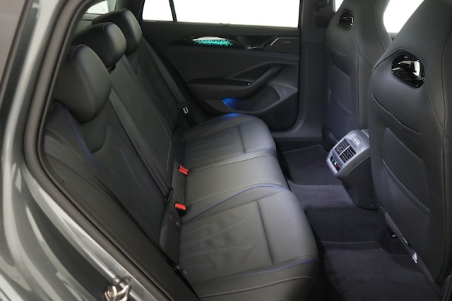 Volkswagen Passat 2.0 TSI DSG R-Line