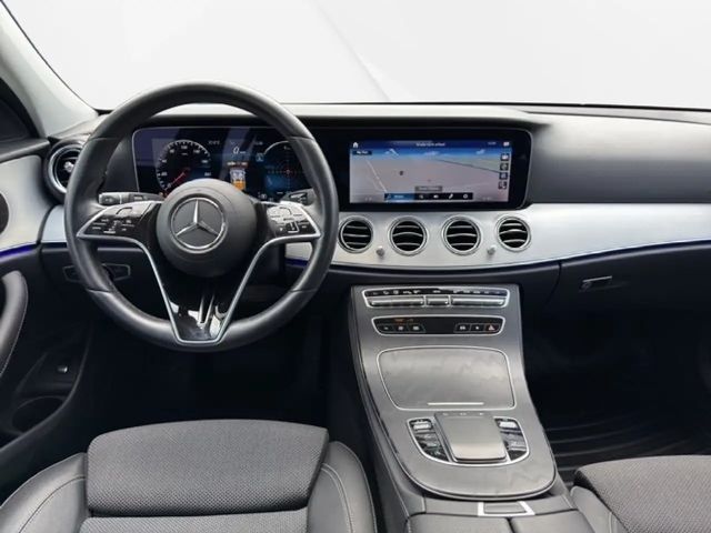Mercedes-Benz E 220 AVANTGARDE