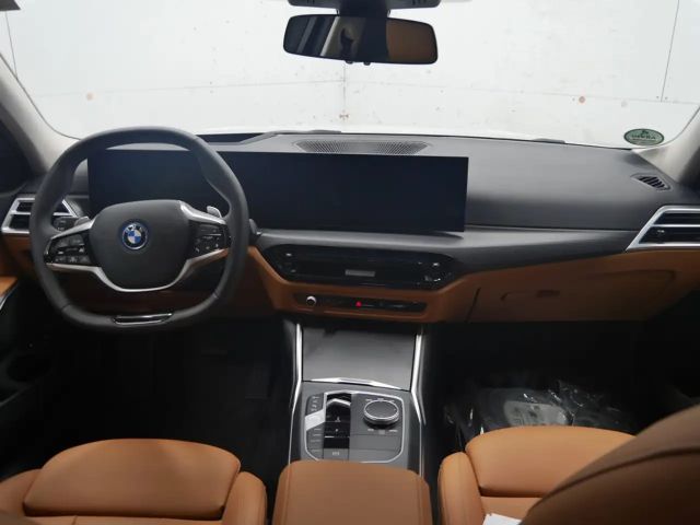 BMW 330 330e Touring xDrive