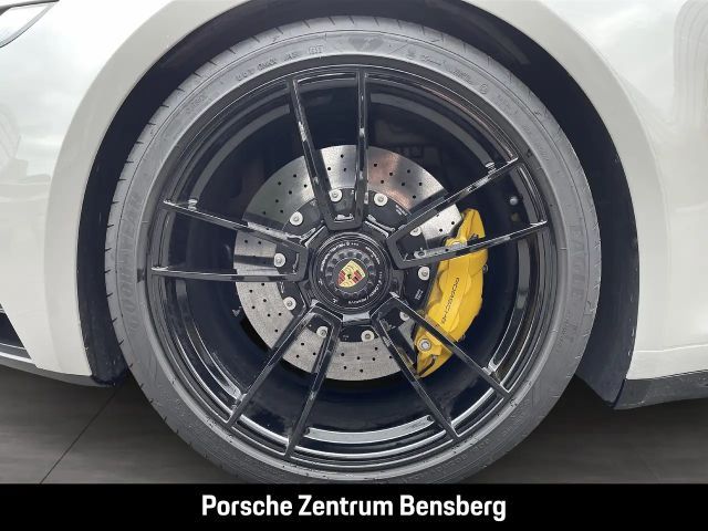 Porsche 992 Cabrio Carrera GTS