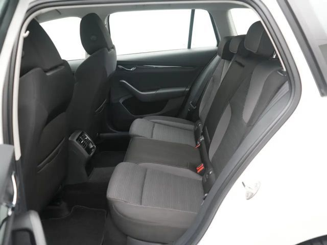 Skoda Octavia DSG VIRT CARPLAY SHZ PDC