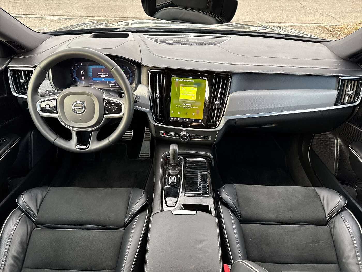 Volvo V90 AWD R-Design Recharge