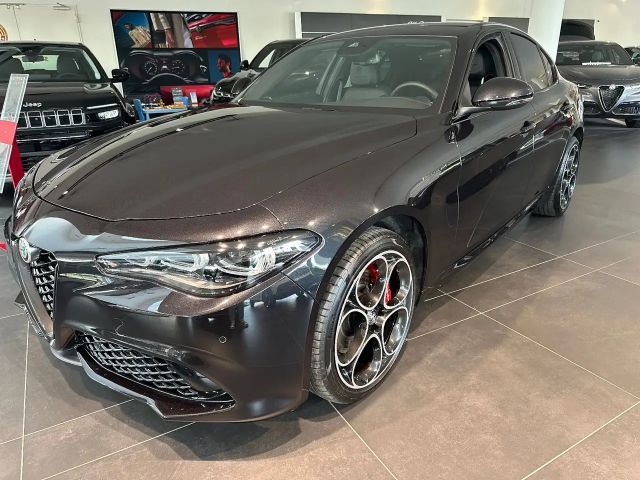 Alfa Romeo Giulia Competizione 2.0 280PS *HARMAN/KARDON*