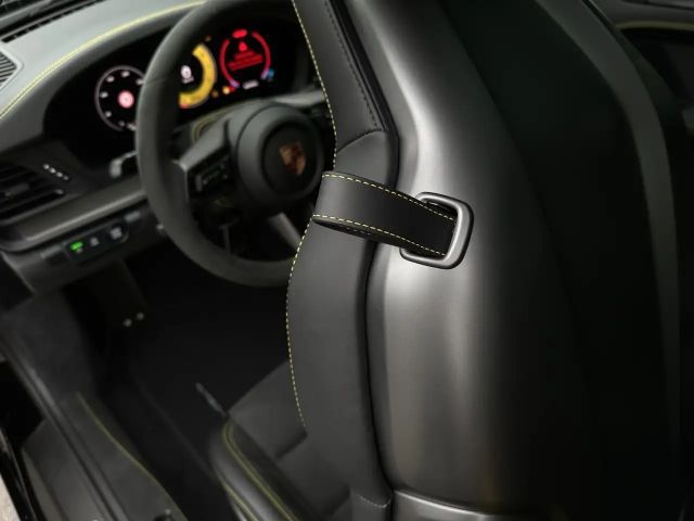 Porsche 992 Carrera Coupé GTS