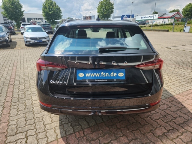 Skoda Octavia First Edition Matrix AHK RFK CantonSound Navi Climatronic