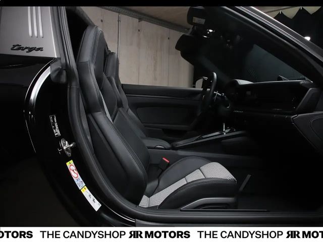 Porsche 911 4 Cabrio GTS Targa