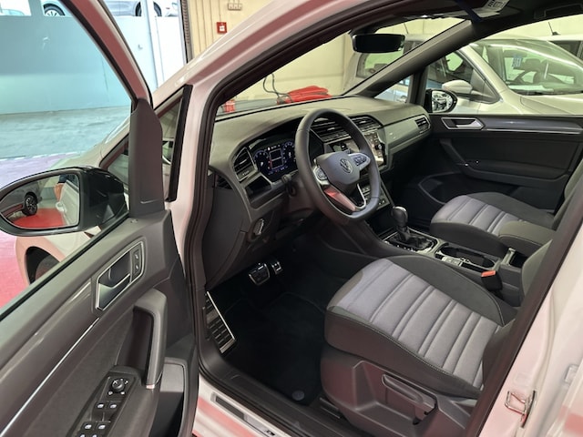 Volkswagen Touran 1.5 TSI DSG R-Line