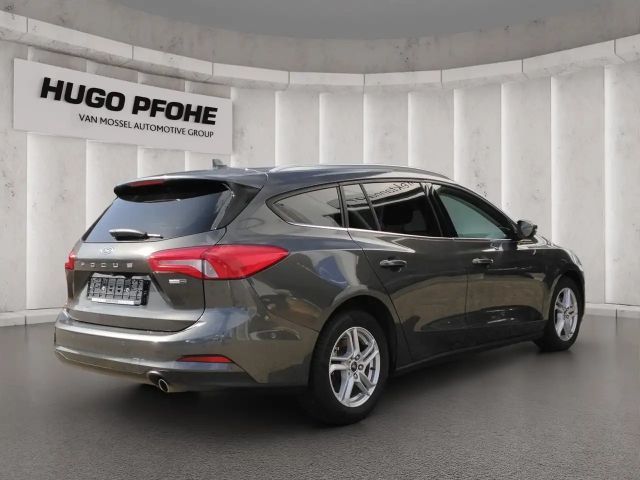 Ford Focus Cool & Connect Wagon