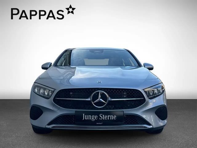 Mercedes-Benz A 180 Limousine PTS Cam Navi Wide LED SHZ