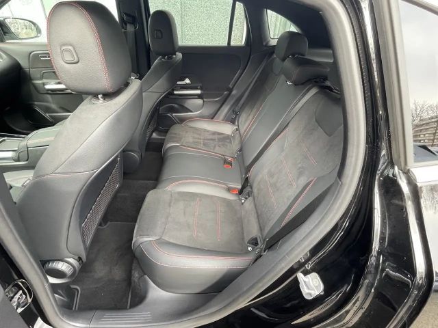 Mercedes-Benz GLA 200 AMG Line