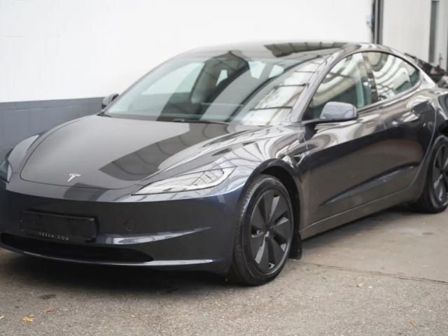 Tesla Model 3 AWD Long Range