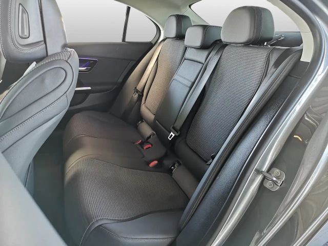 Mercedes-Benz C 180 AVANTGARDE Sedan