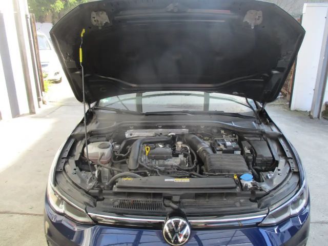 Volkswagen Golf Life Variant