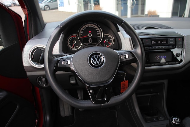 Volkswagen up! Active